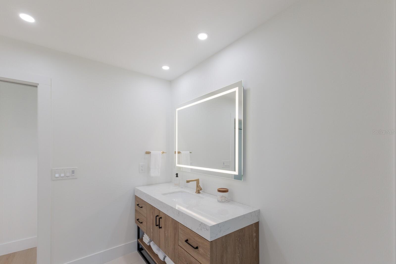 A4676878 Property Photo