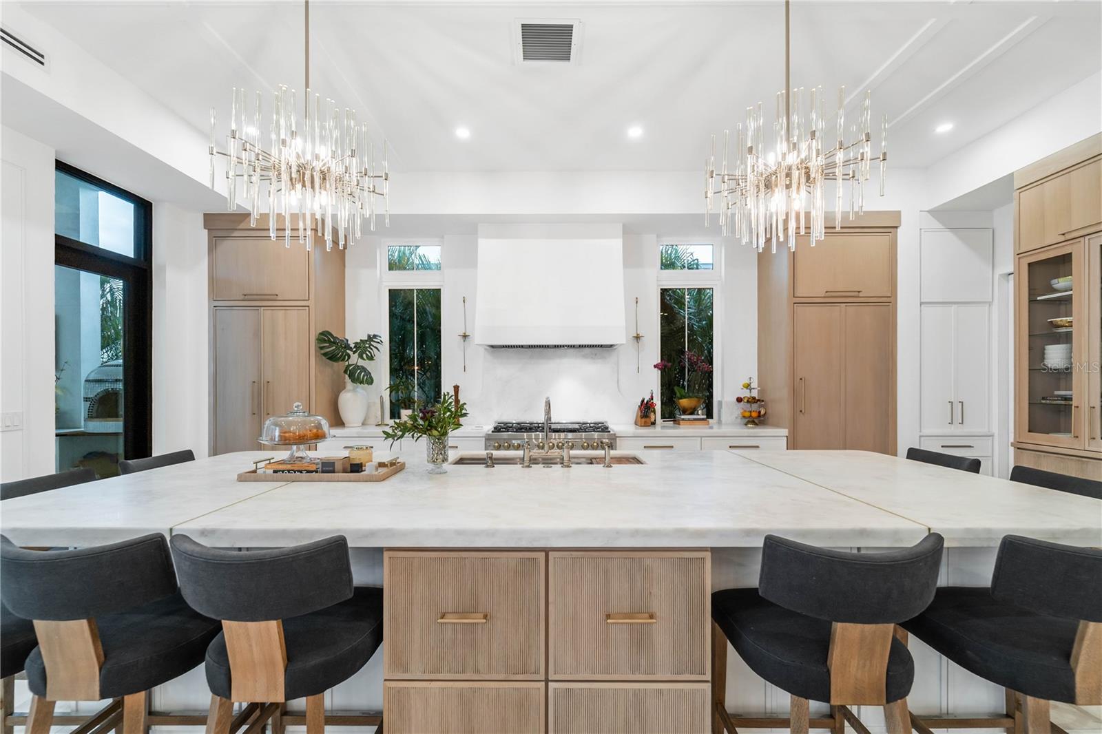 TB8460832 Property Photo