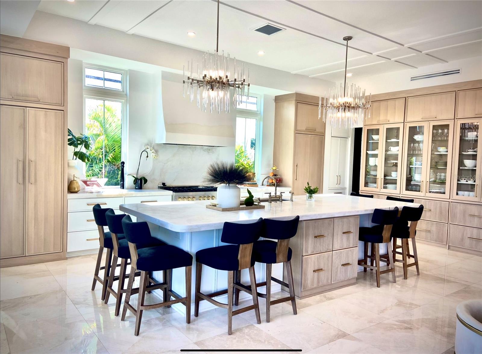 TB8460832 Property Photo