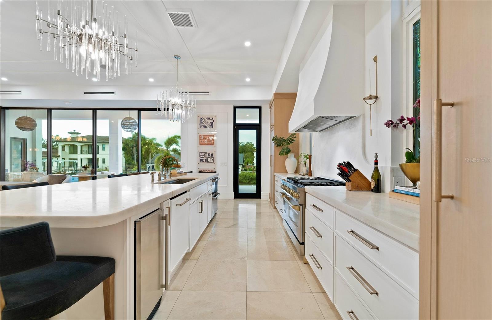 TB8460832 Property Photo