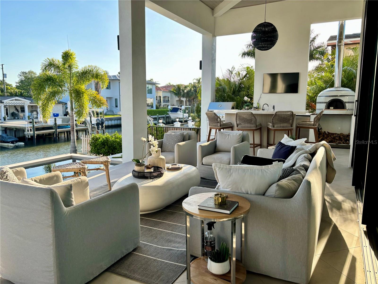 TB8460832 Property Photo