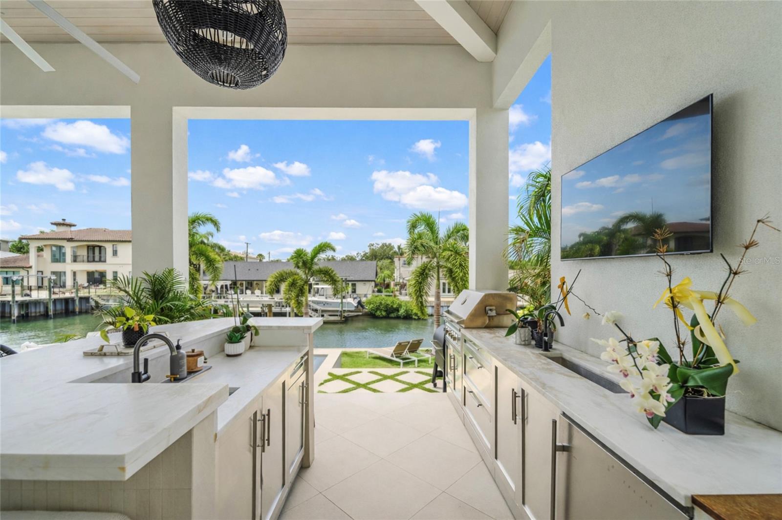 TB8460832 Property Photo