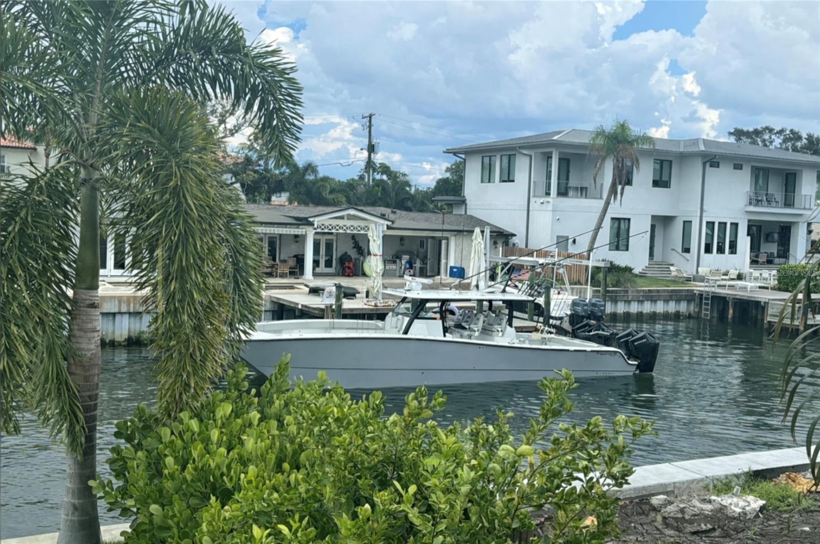 TB8460832 Property Photo