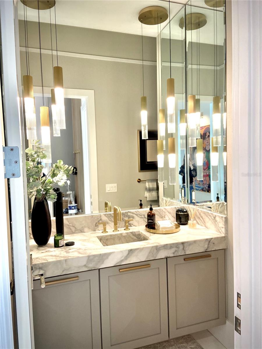 TB8460832 Property Photo