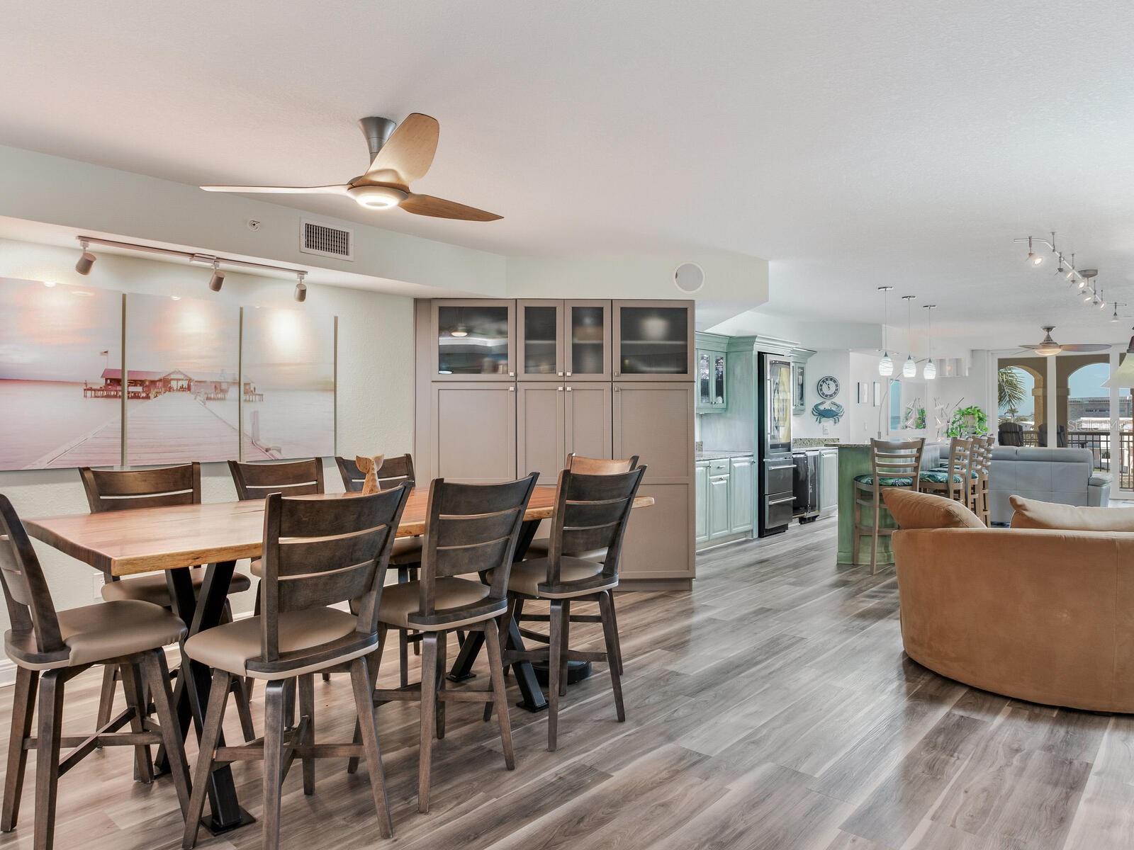 Dining Rm with Built-ins