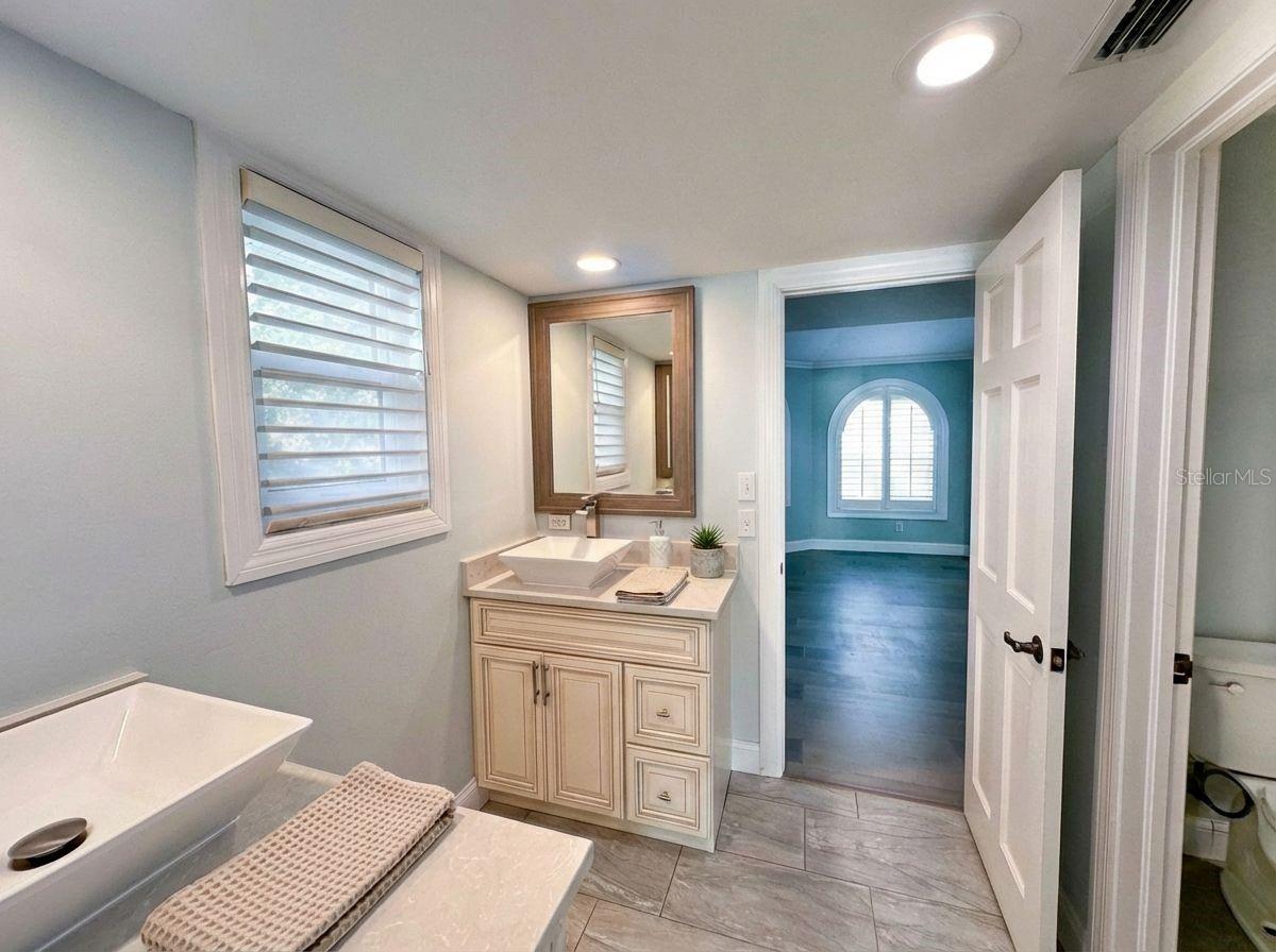 TB8460889 Property Photo