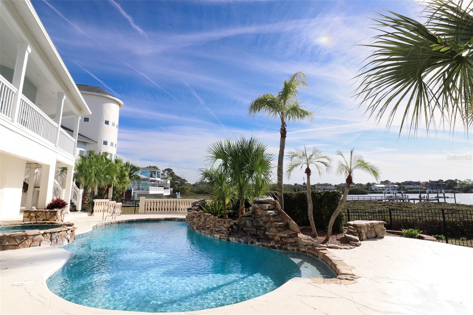 TB8460889 Property Photo