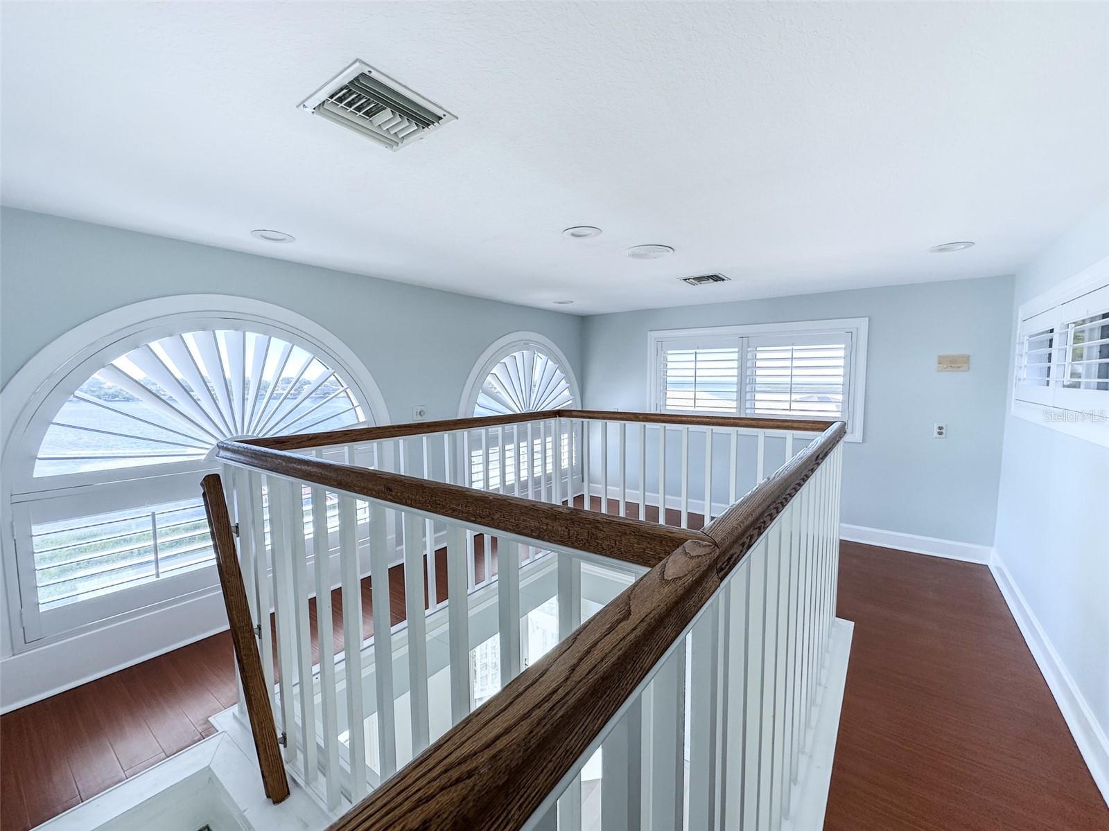 TB8460889 Property Photo