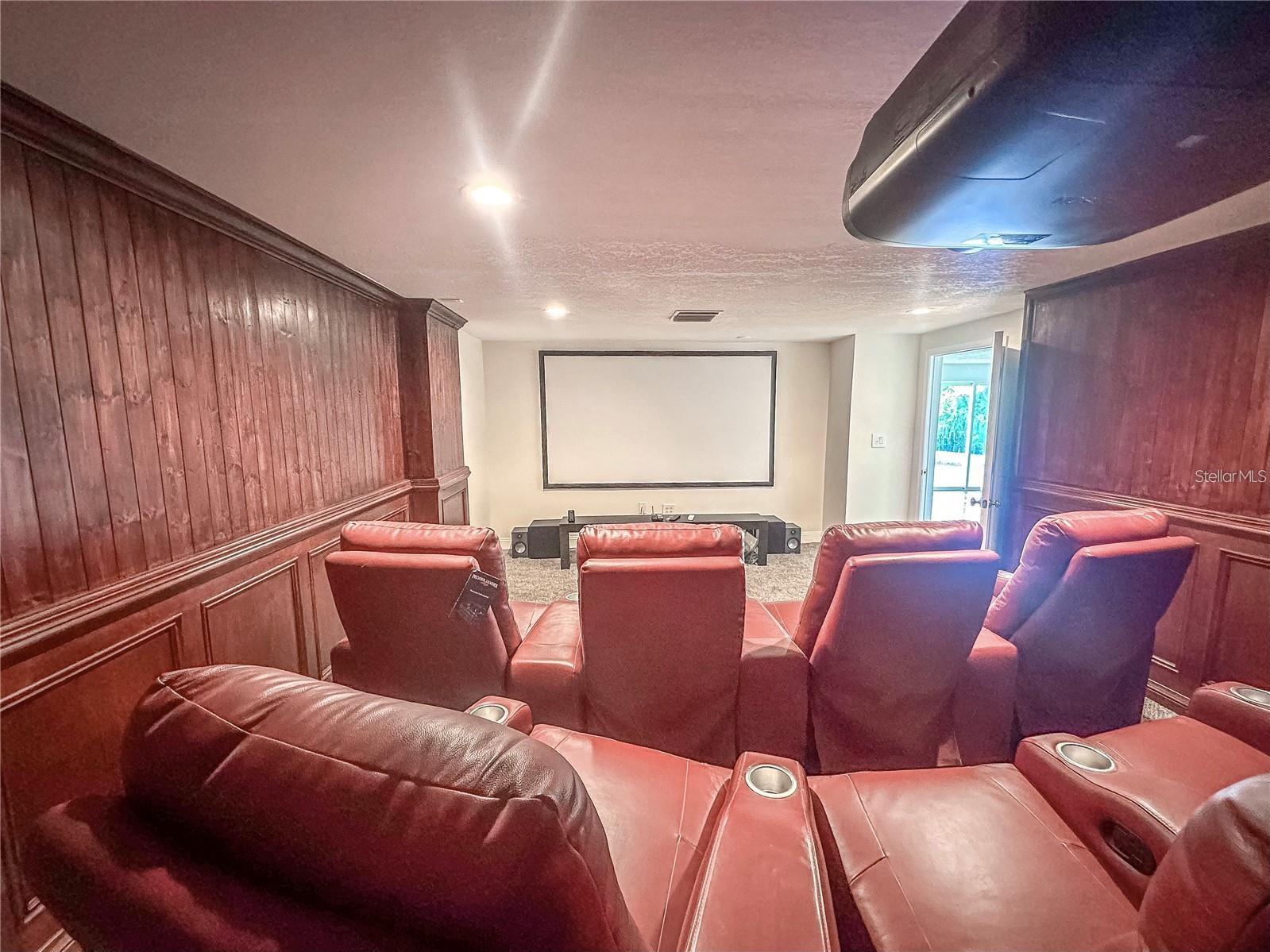 TB8460889 Property Photo