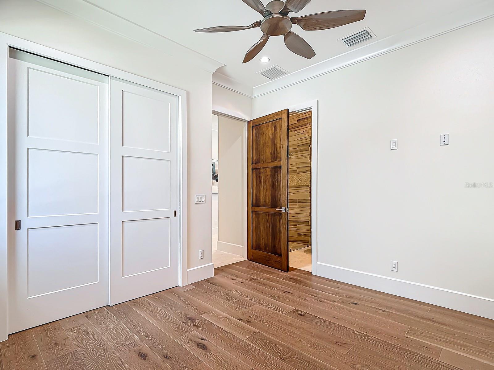 TB8460903 Property Photo