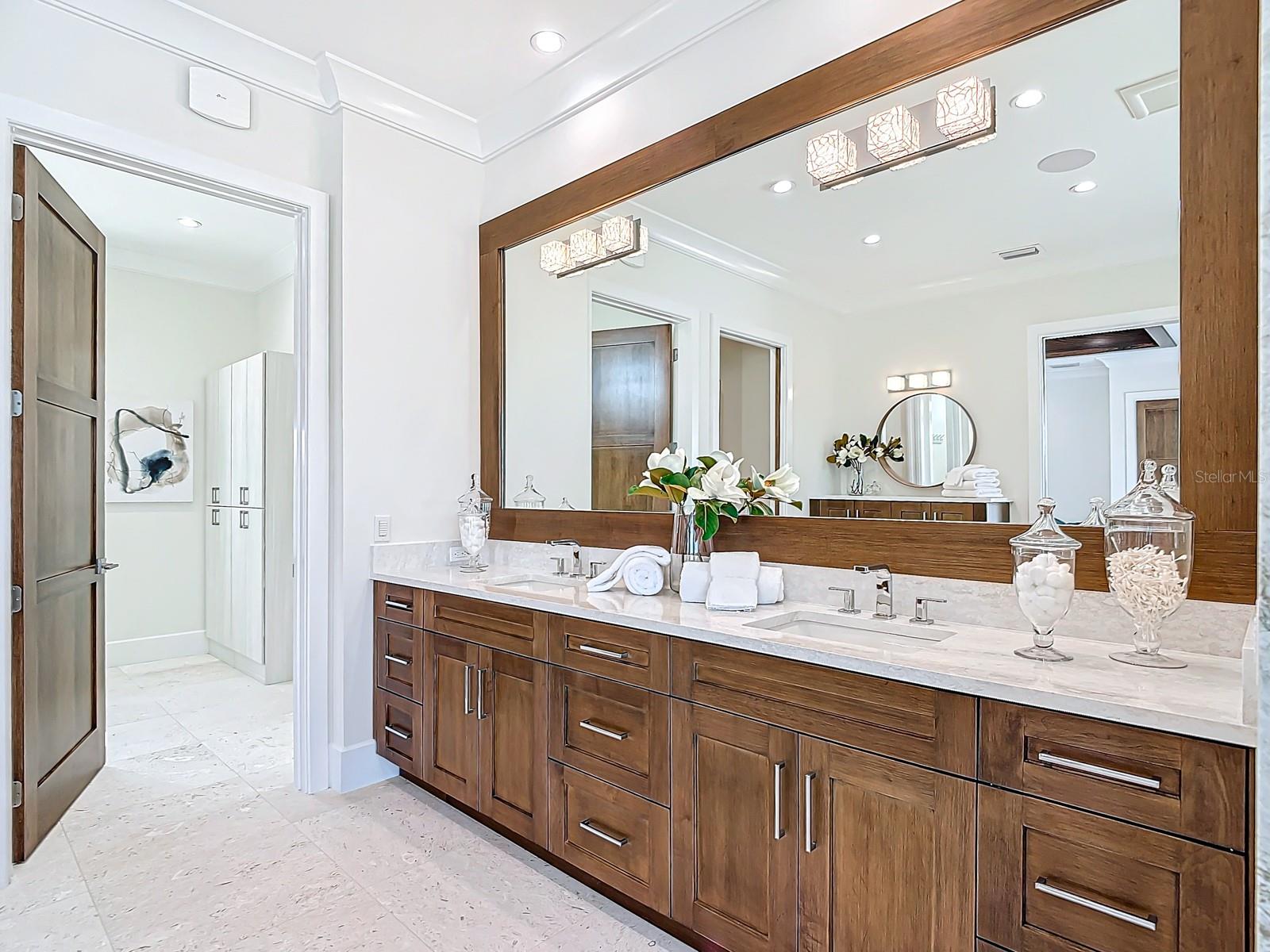 TB8460903 Property Photo