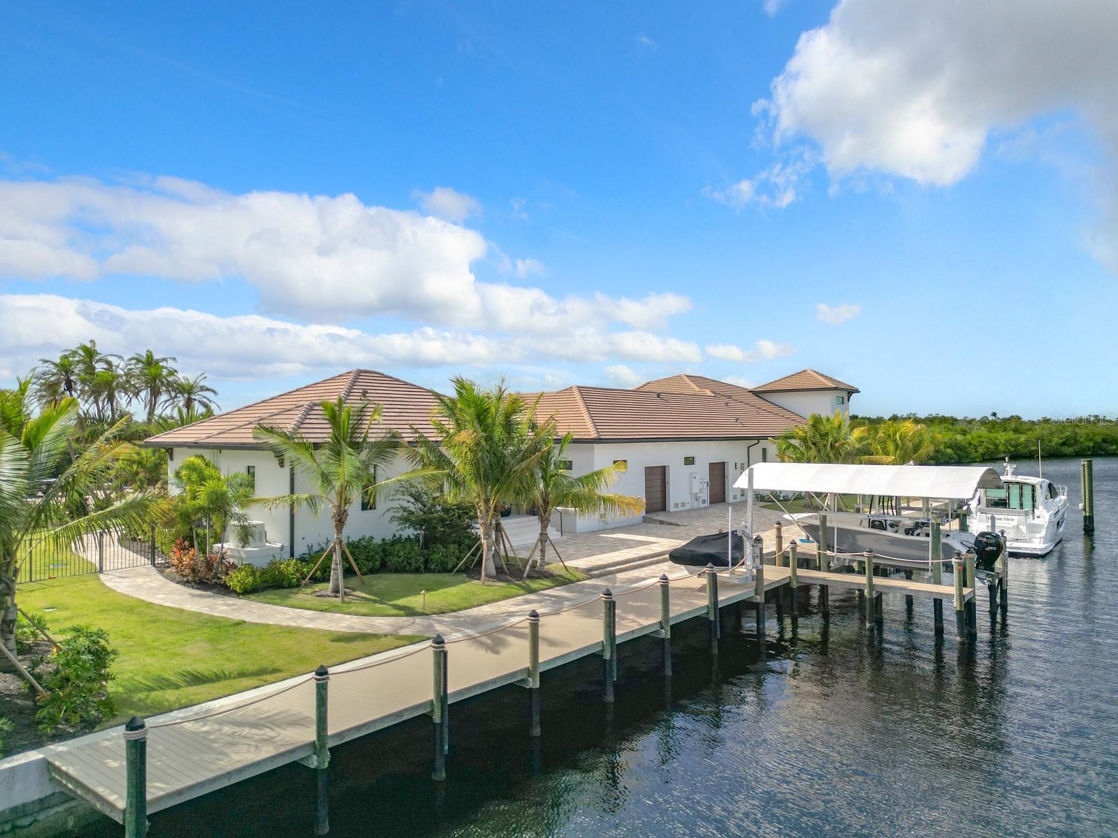 TB8460903 Property Photo