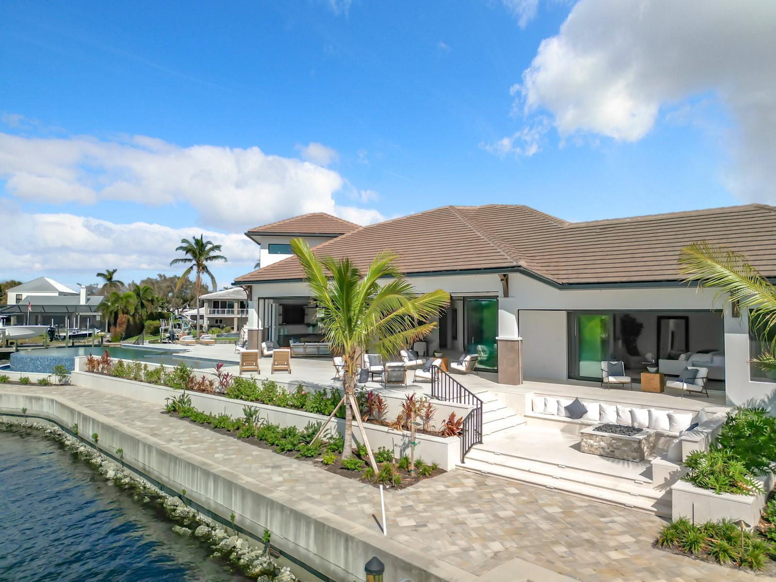 TB8460903 Property Photo