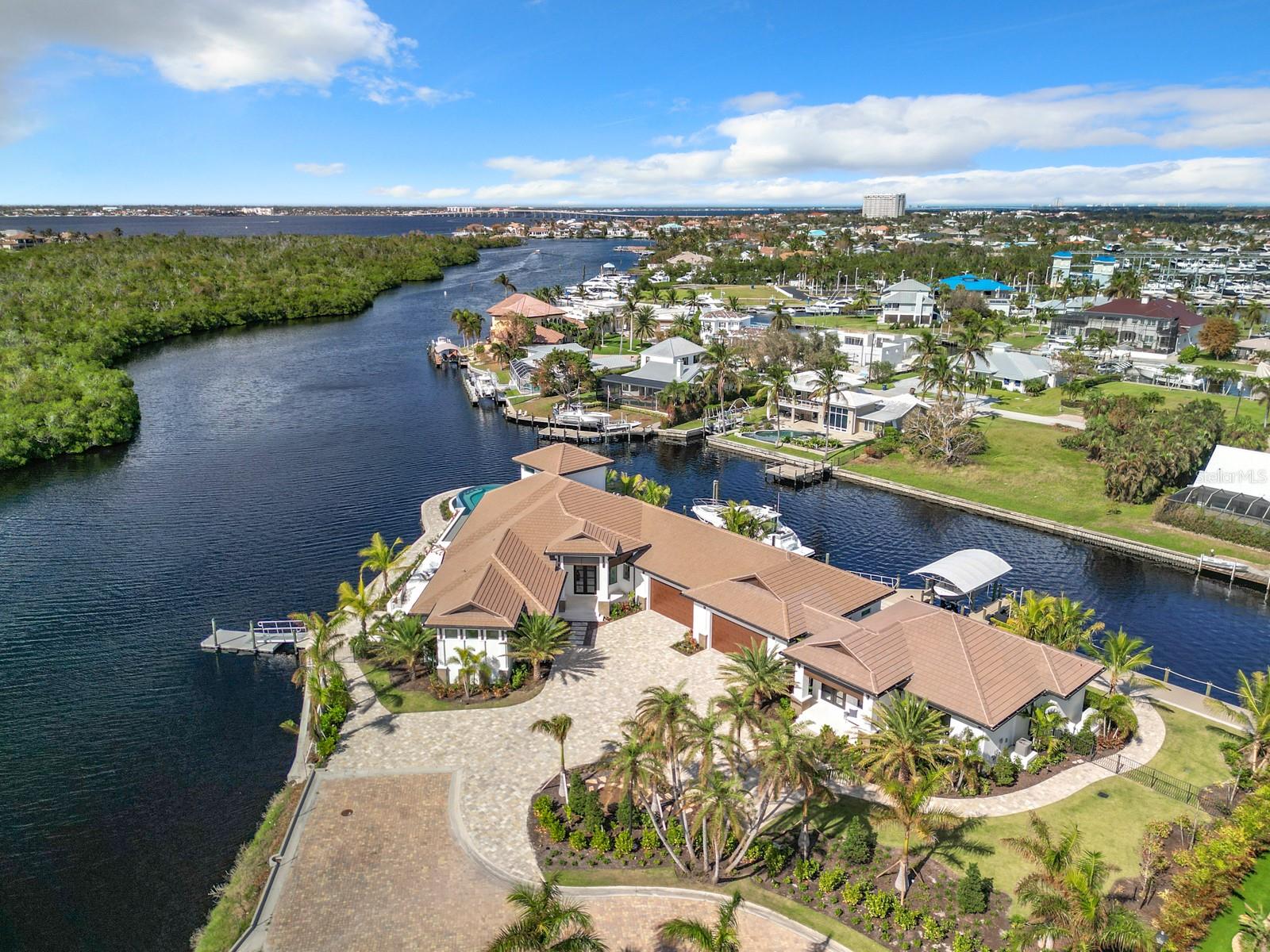 TB8460903 Property Photo