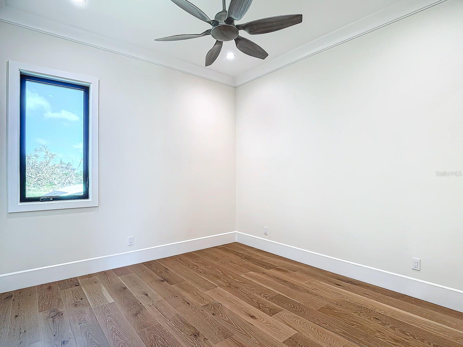 TB8460903 Property Photo