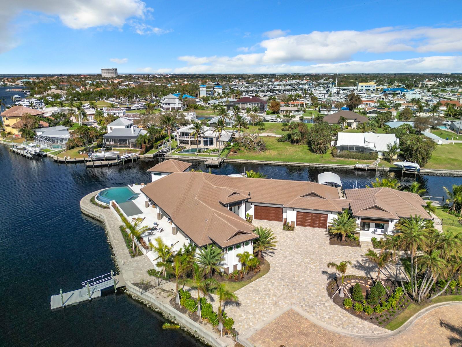 TB8460903 Property Photo