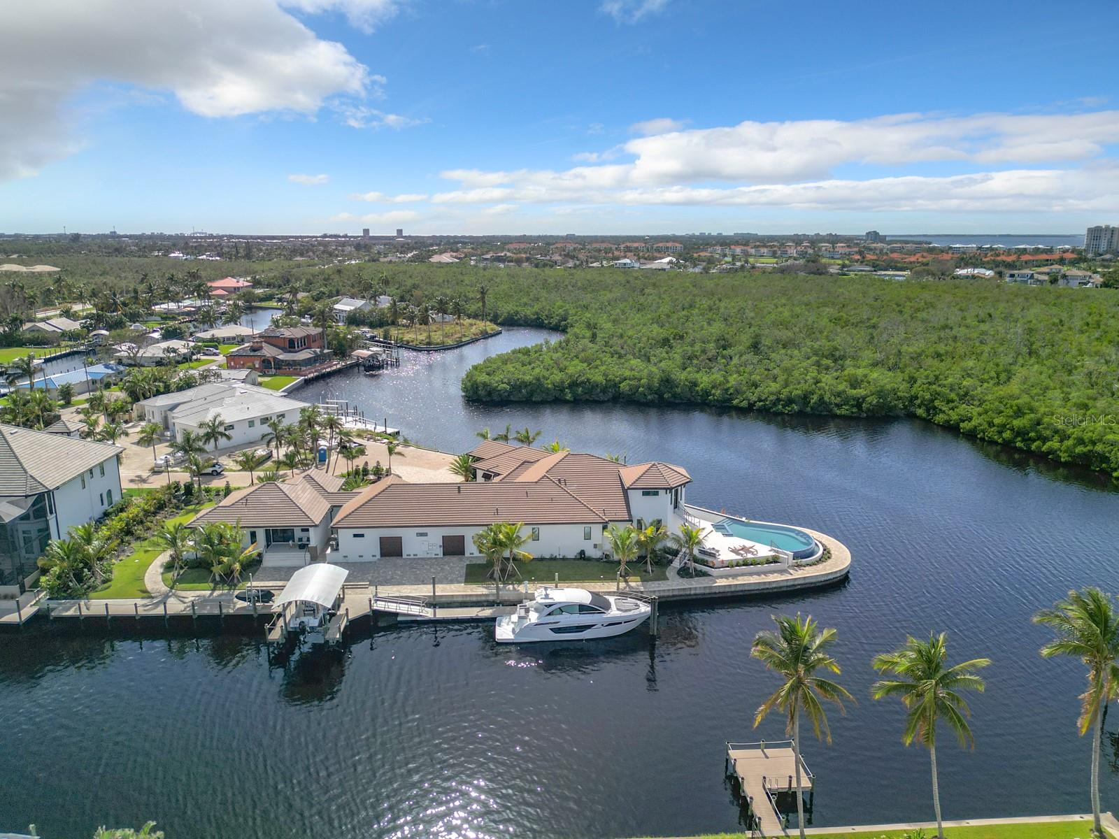 TB8460903 Property Photo