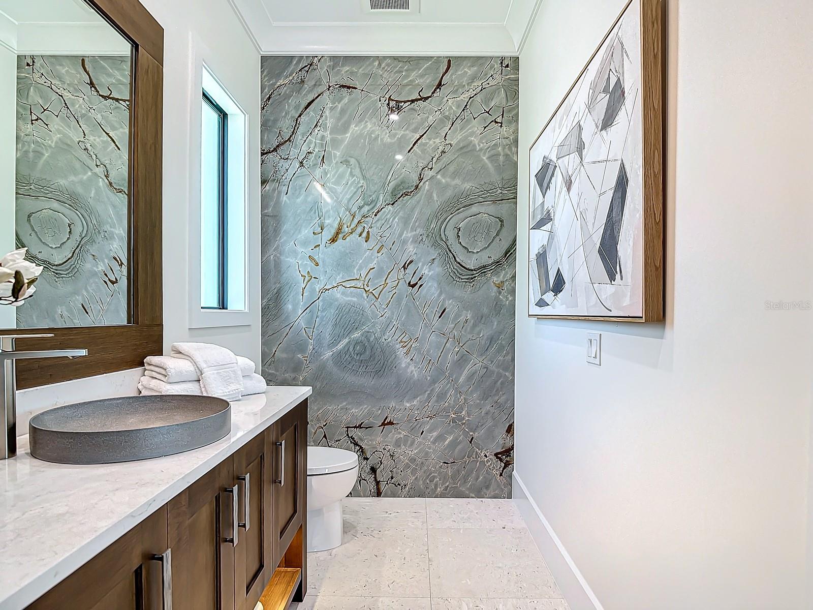 TB8460903 Property Photo