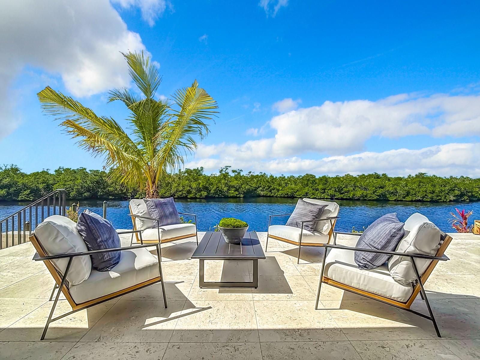 TB8460903 Property Photo