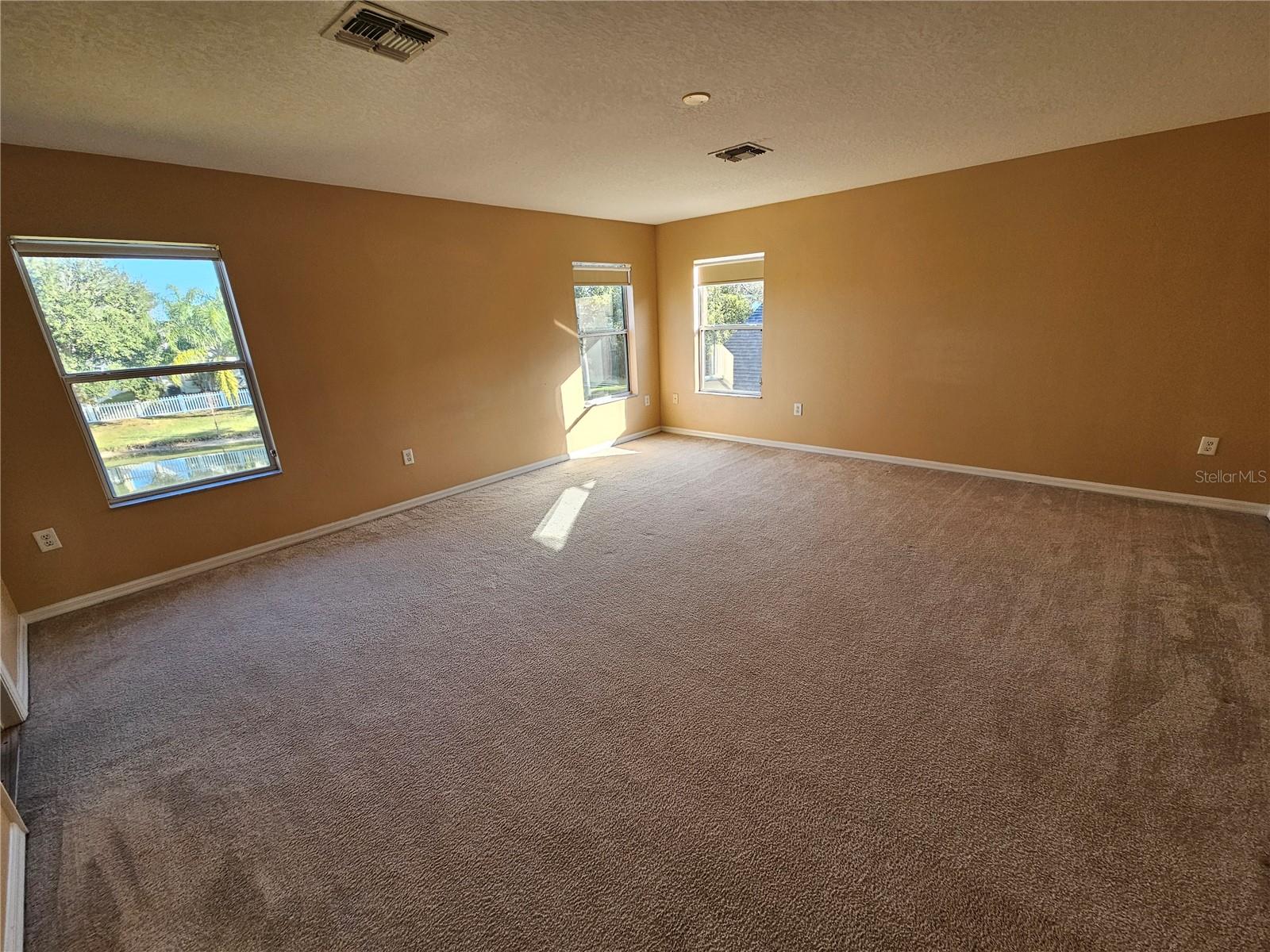 1881 STRATHMORE CIR, MOUNT DORA, FL, 32757