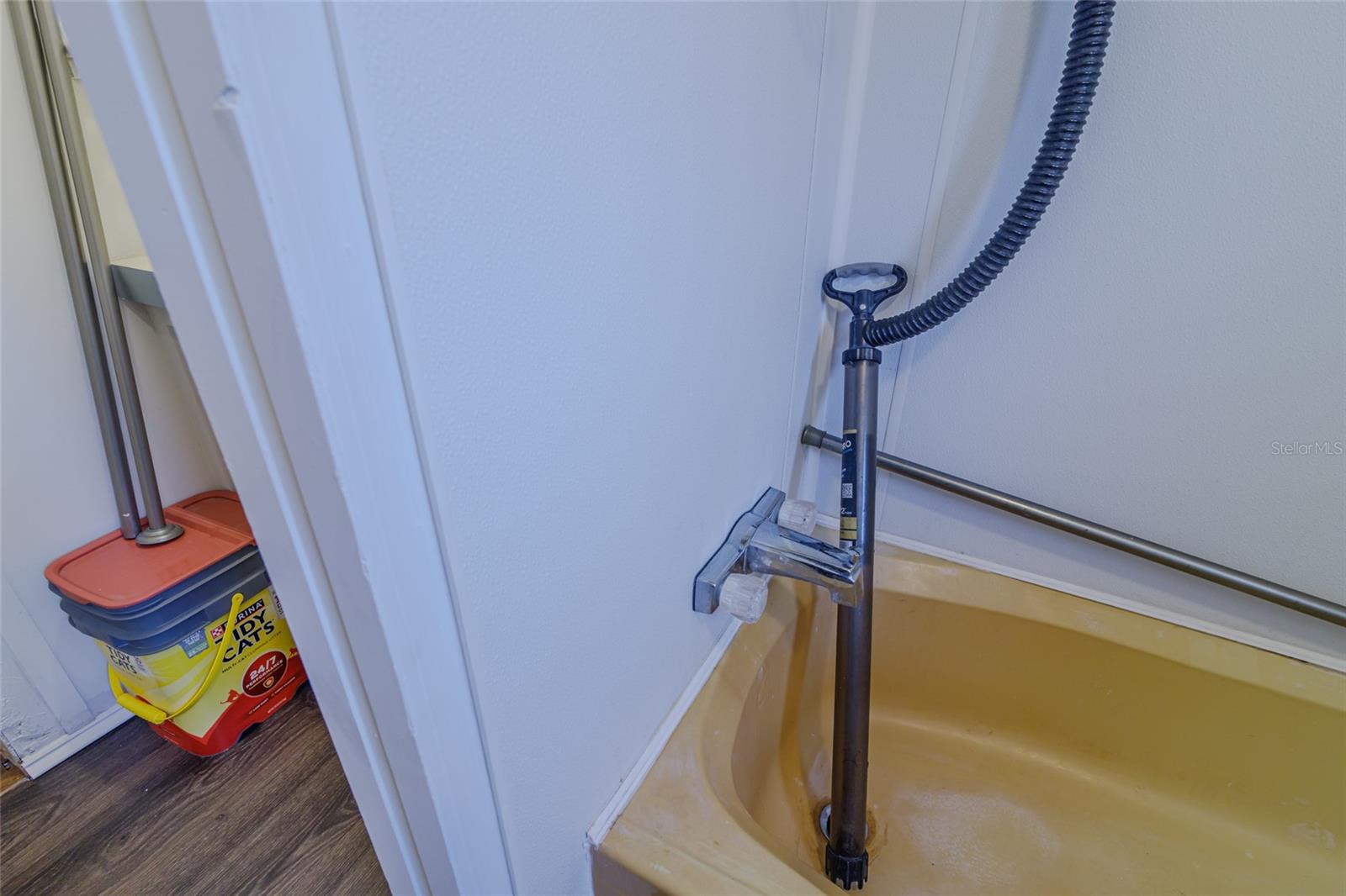 O6370977 Property Photo