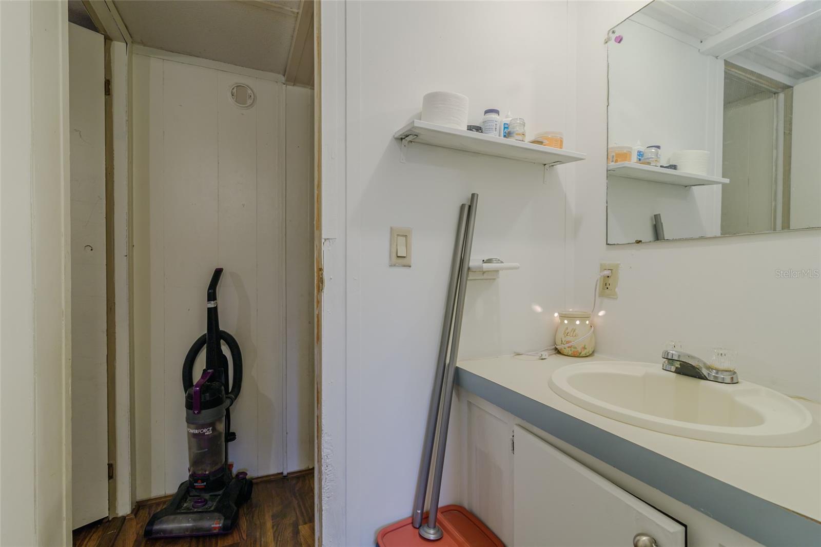 O6370977 Property Photo