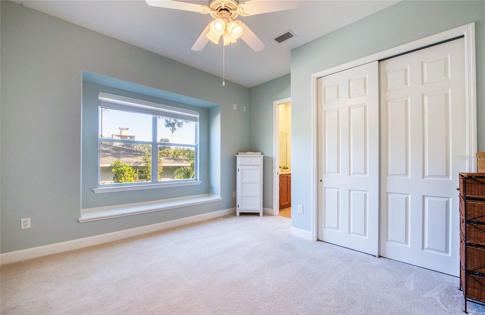 TB8460952 Property Photo