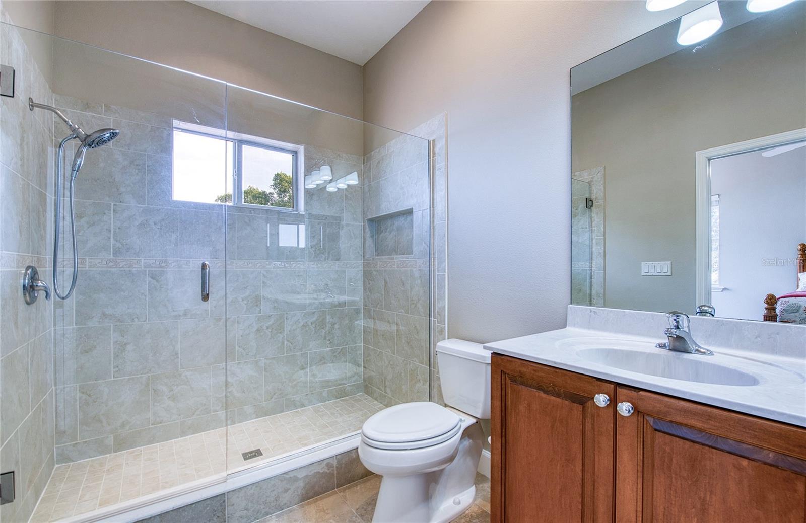 TB8460952 Property Photo