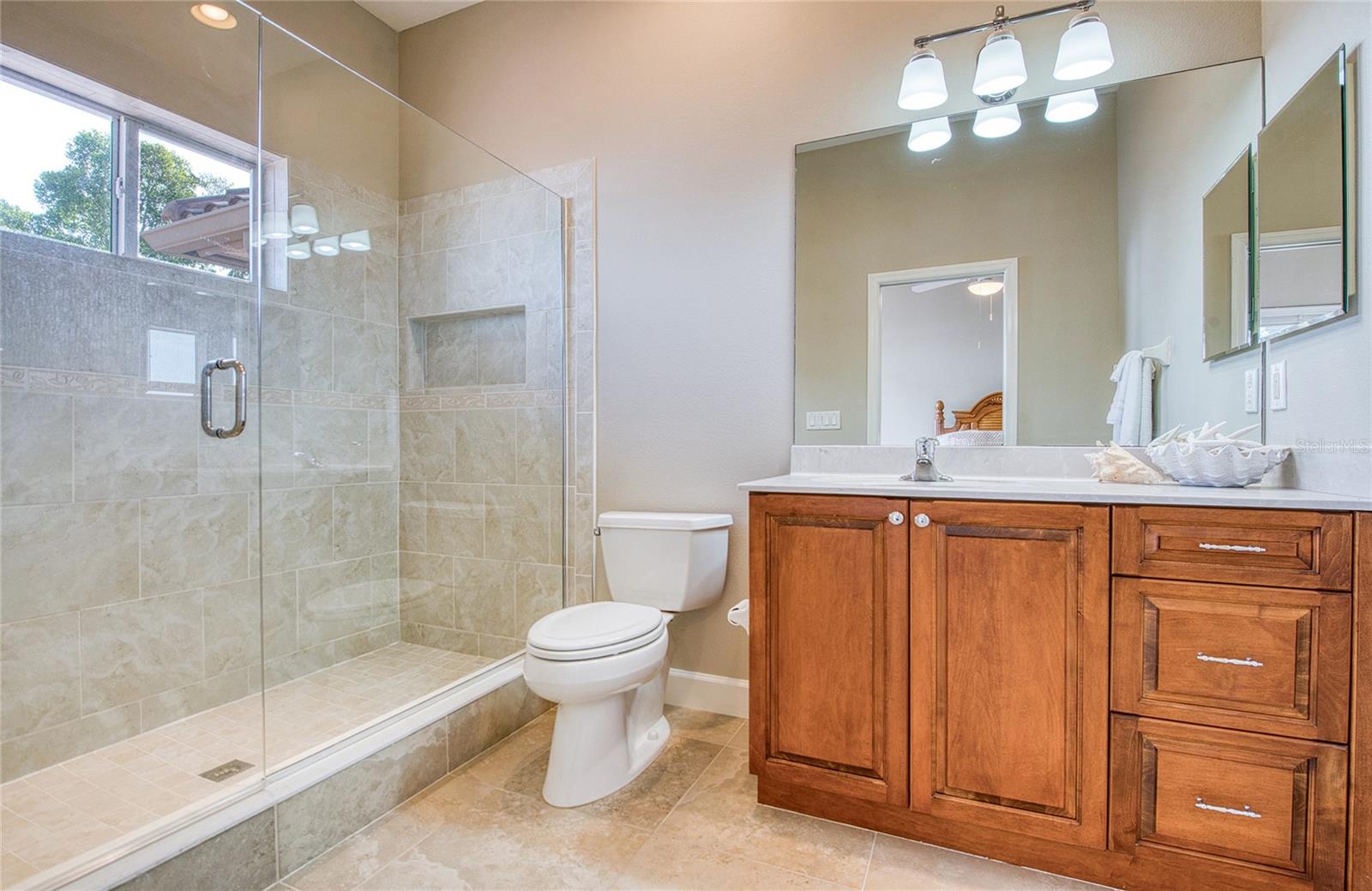 TB8460952 Property Photo