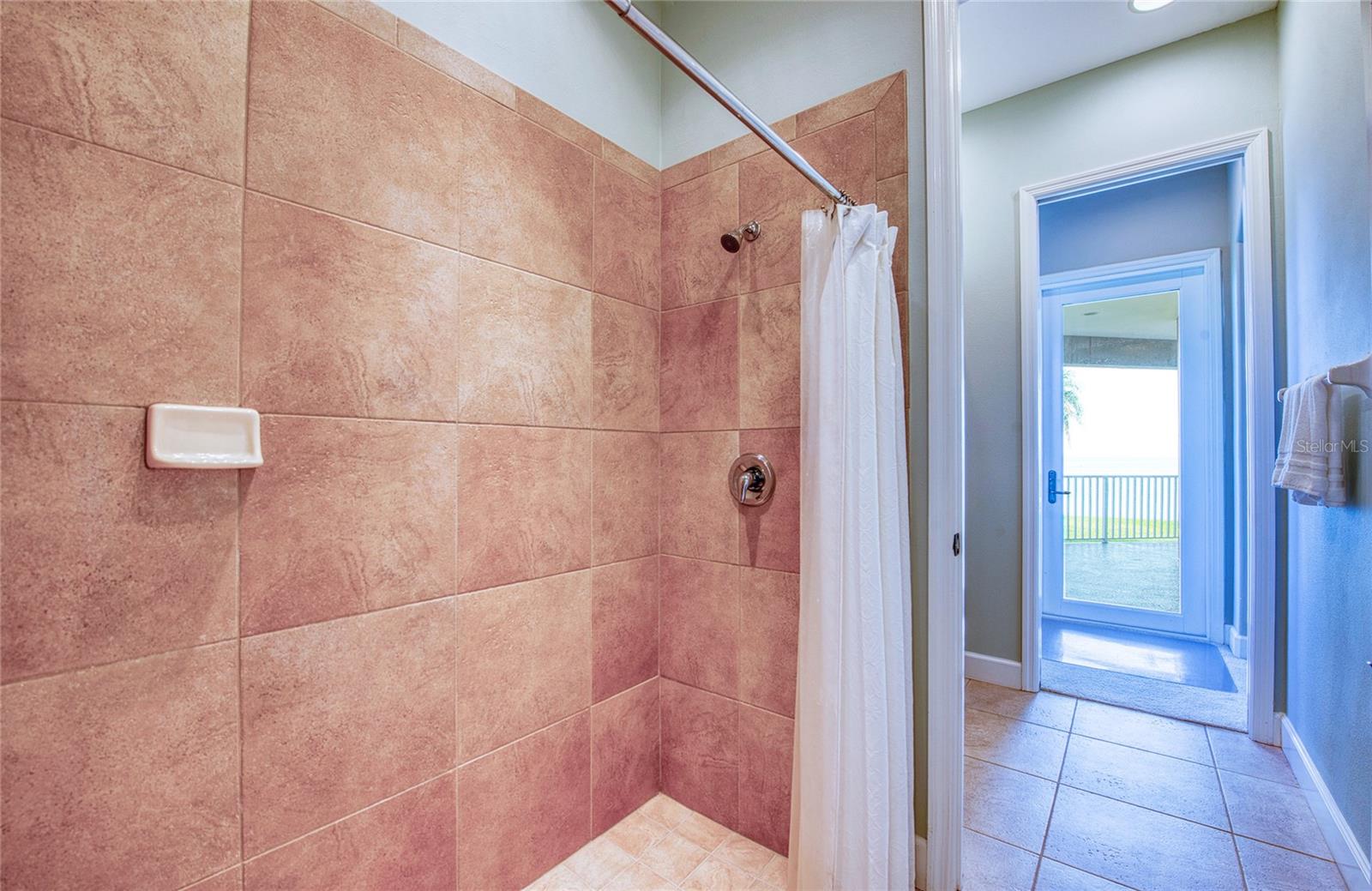 TB8460952 Property Photo