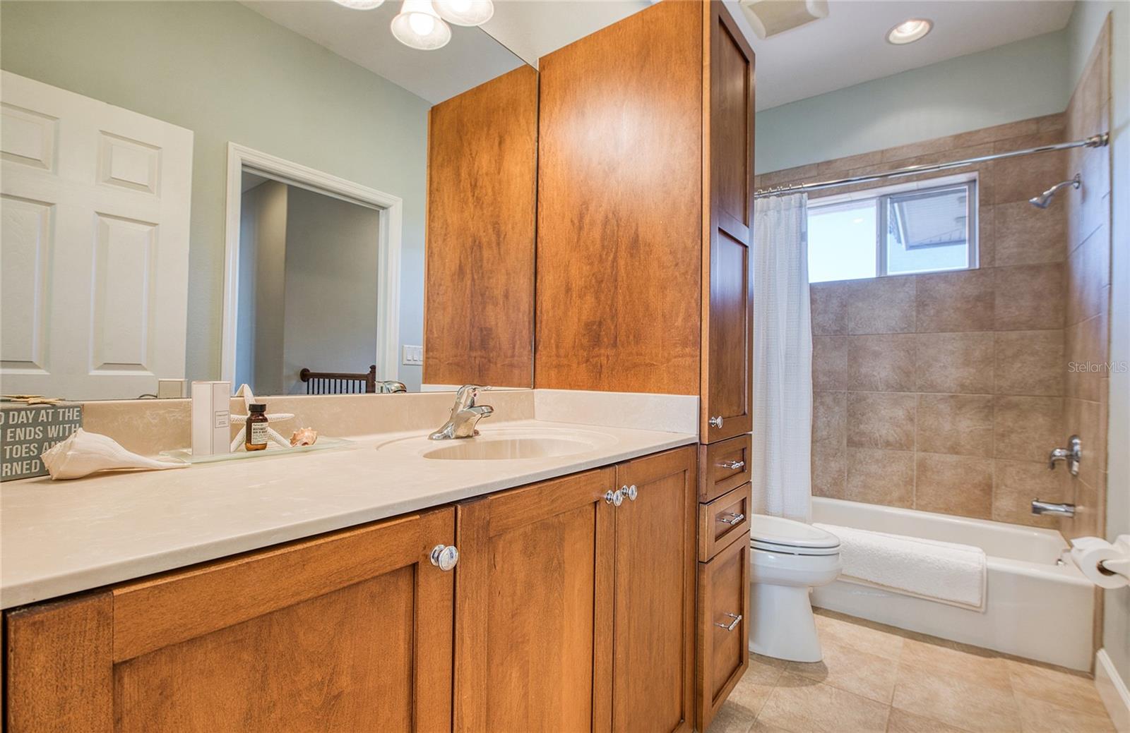 TB8460952 Property Photo