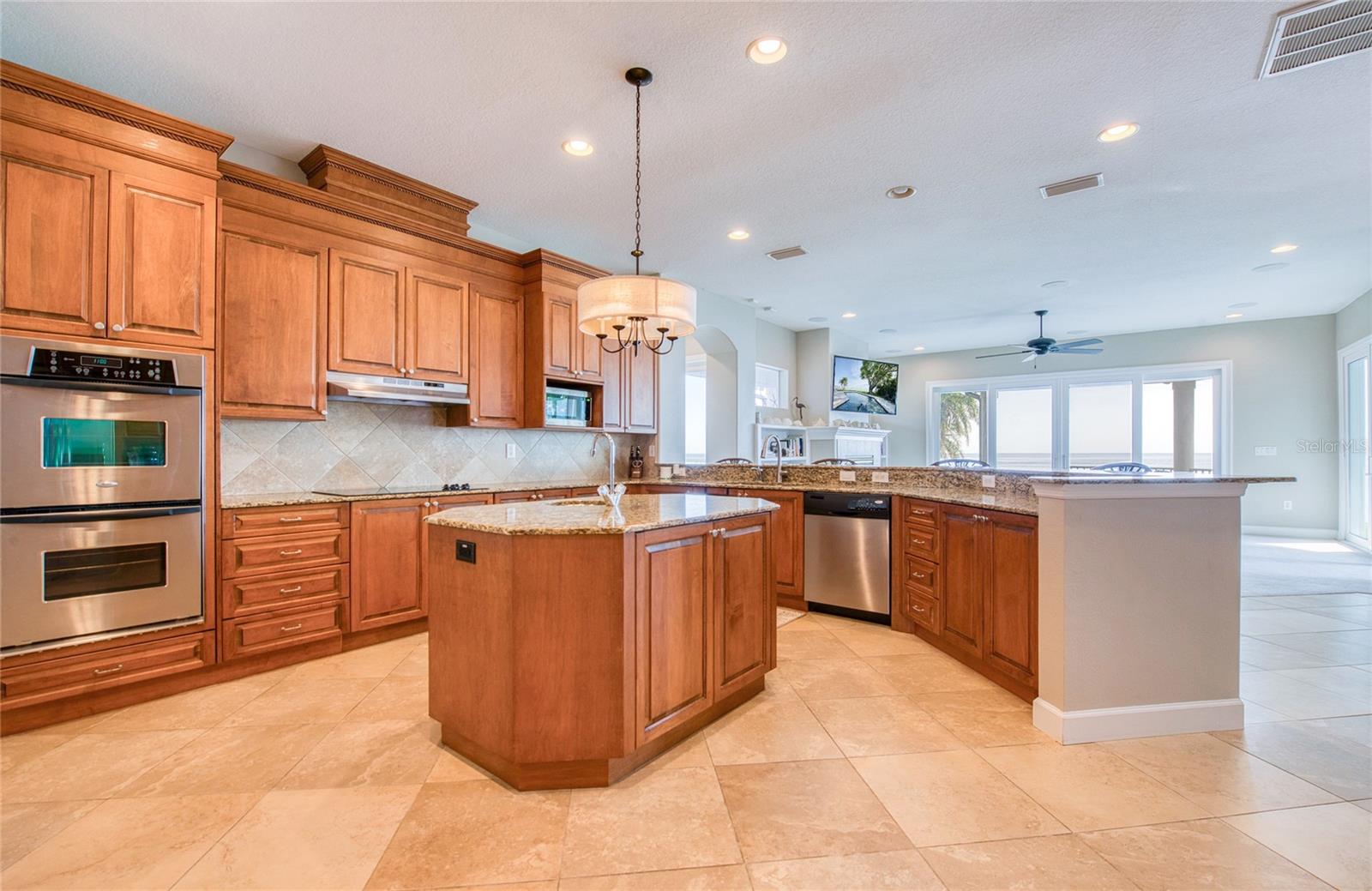 TB8460952 Property Photo