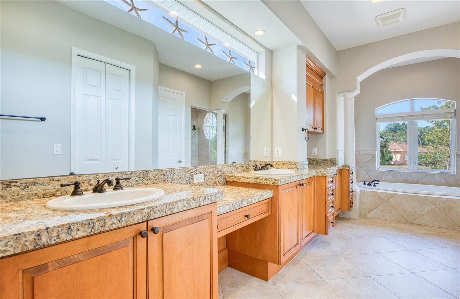 TB8460952 Property Photo