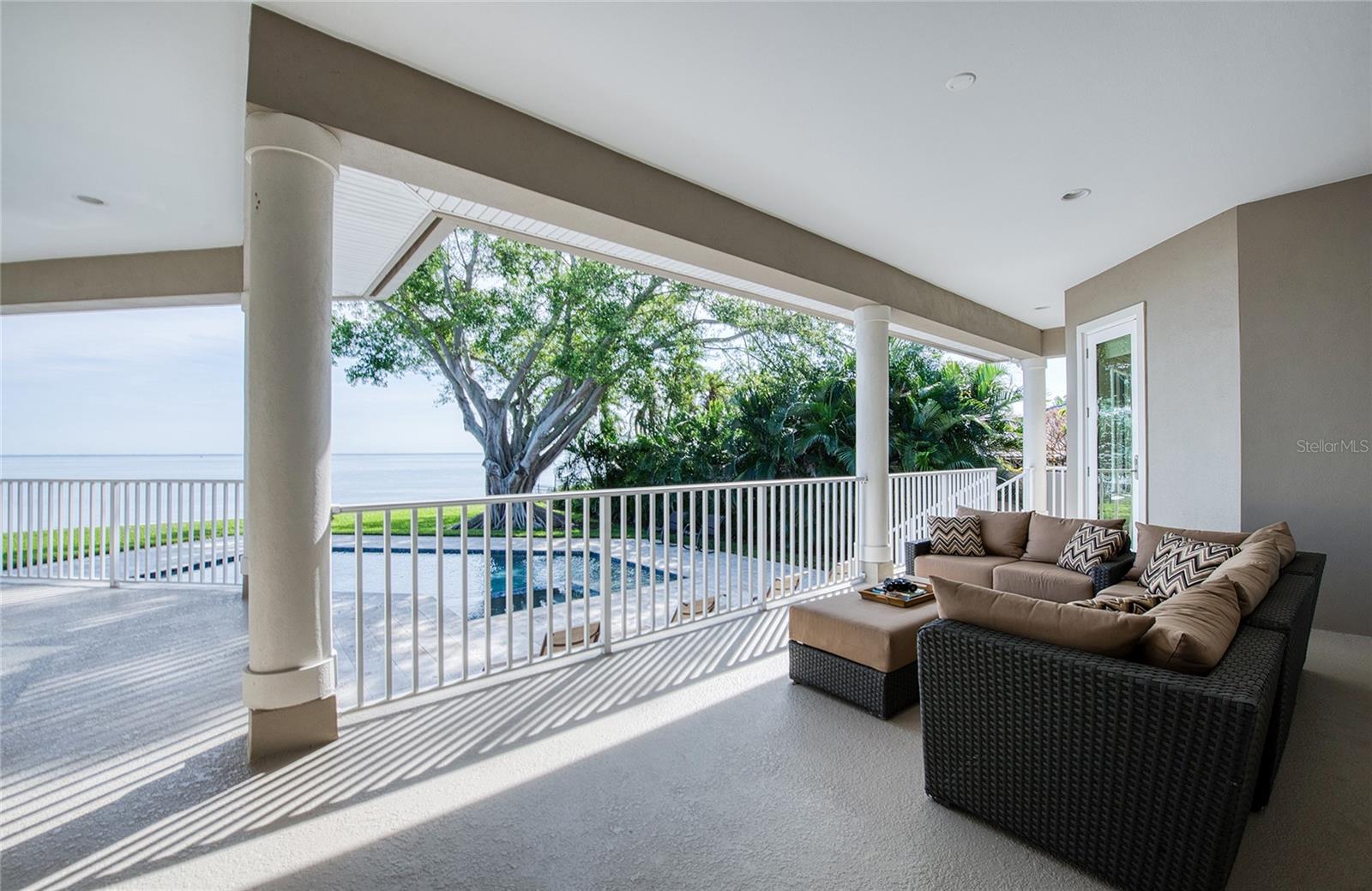 TB8460952 Property Photo