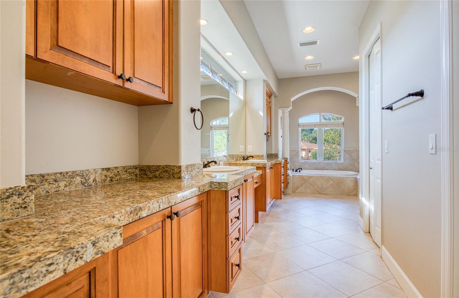 TB8460952 Property Photo