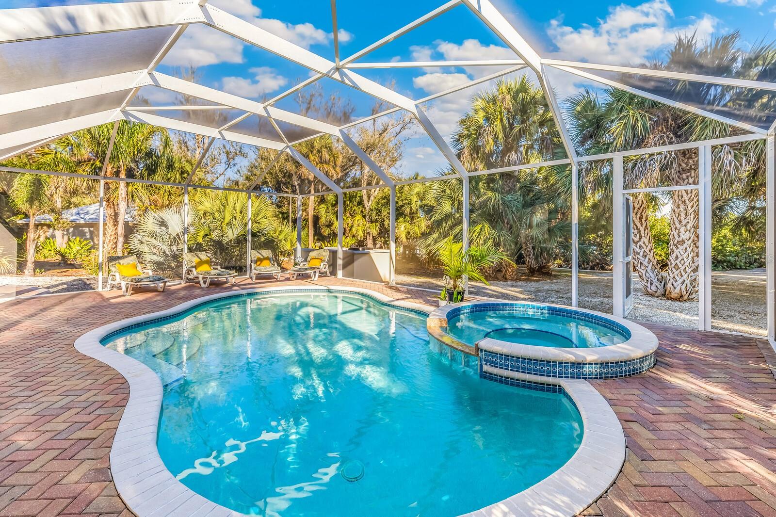 D6145424 Property Photo