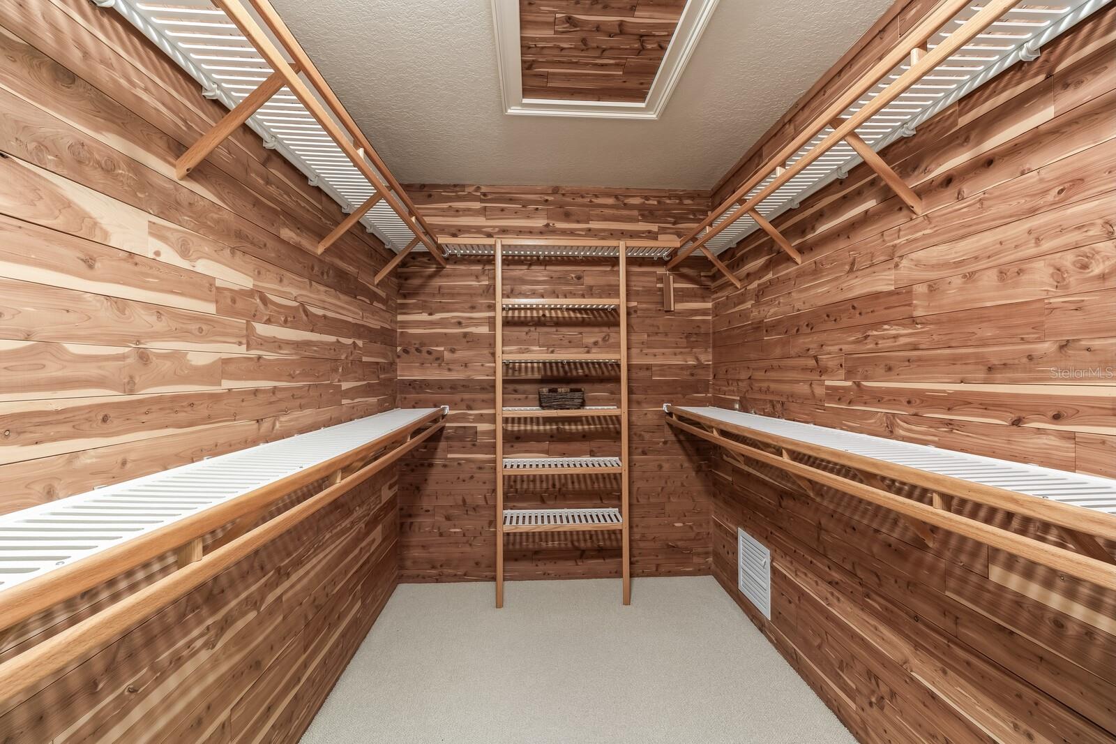 D6145424 Property Photo