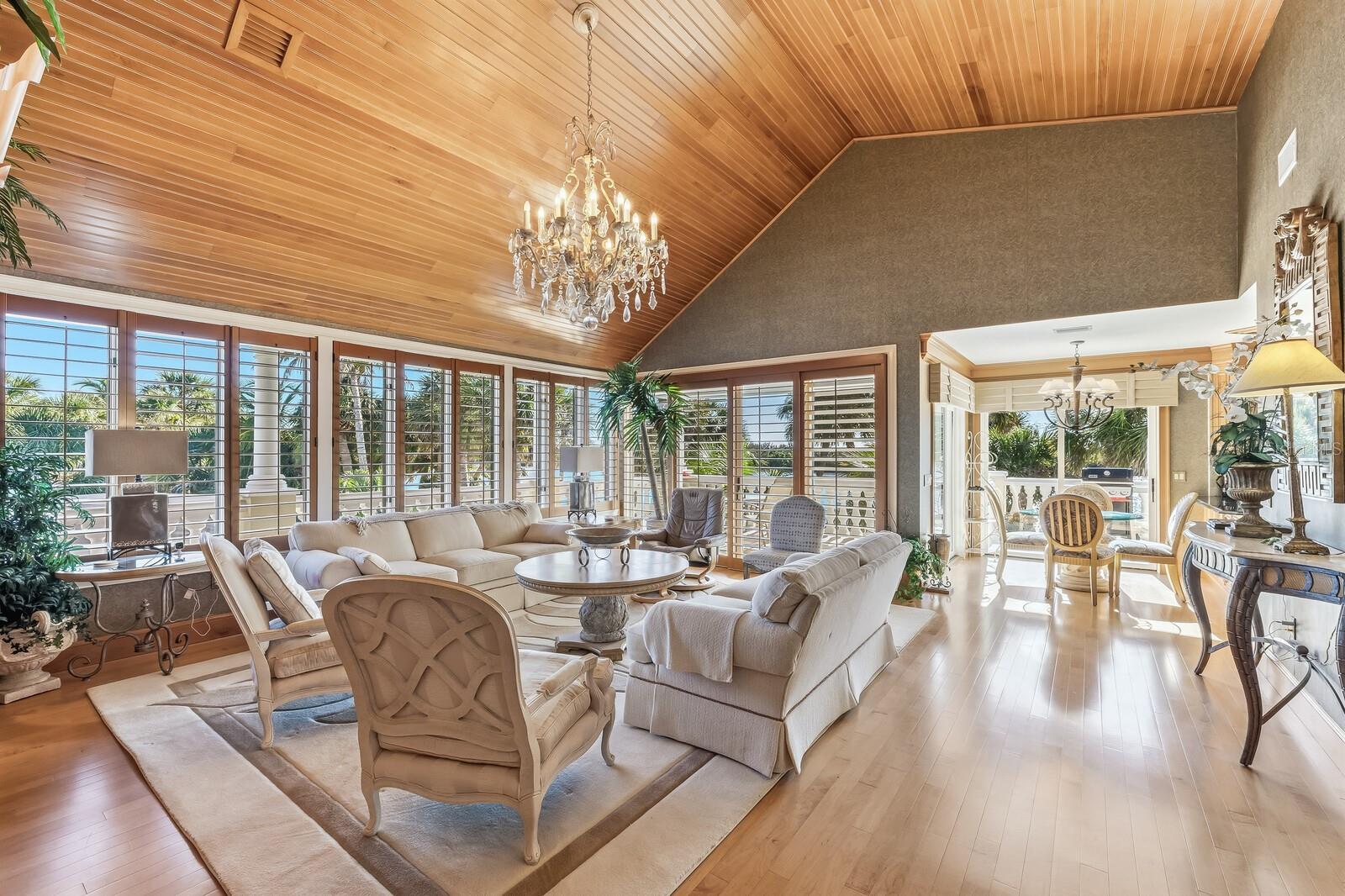 D6145424 Property Photo