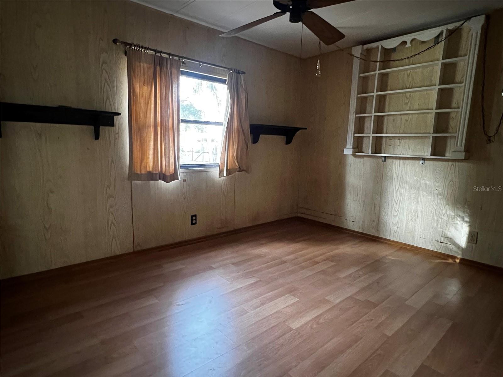 TB8460967 Property Photo