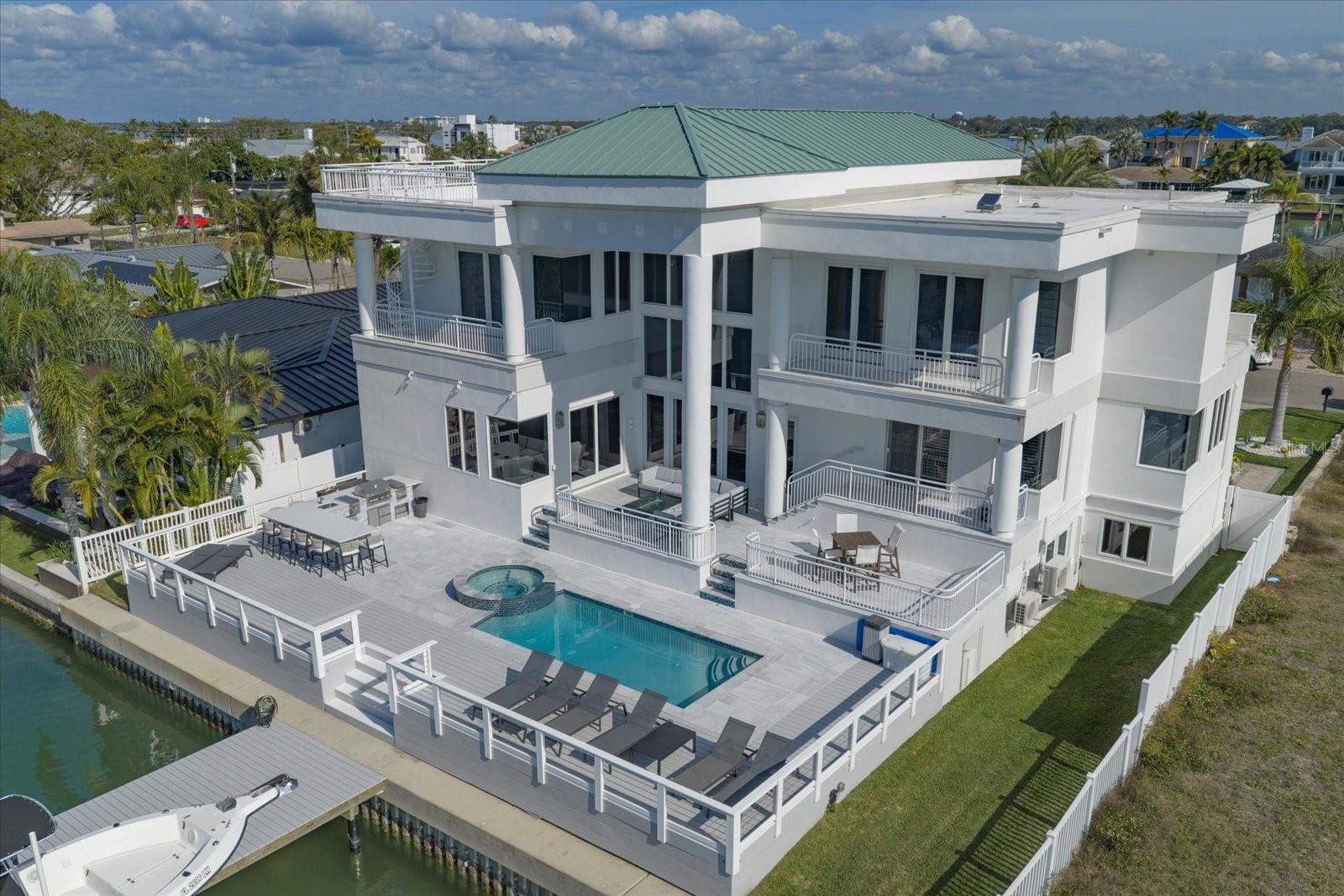 TB8460969 Property Photo