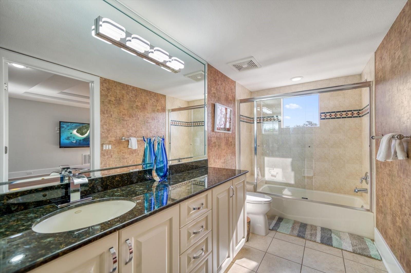 TB8460969 Property Photo