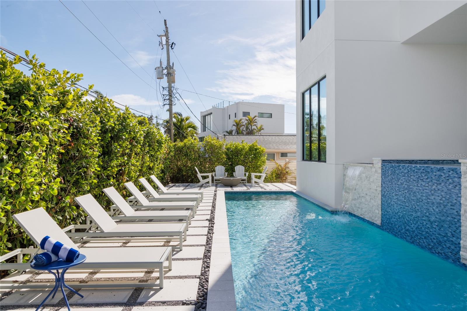 A4676921 Property Photo