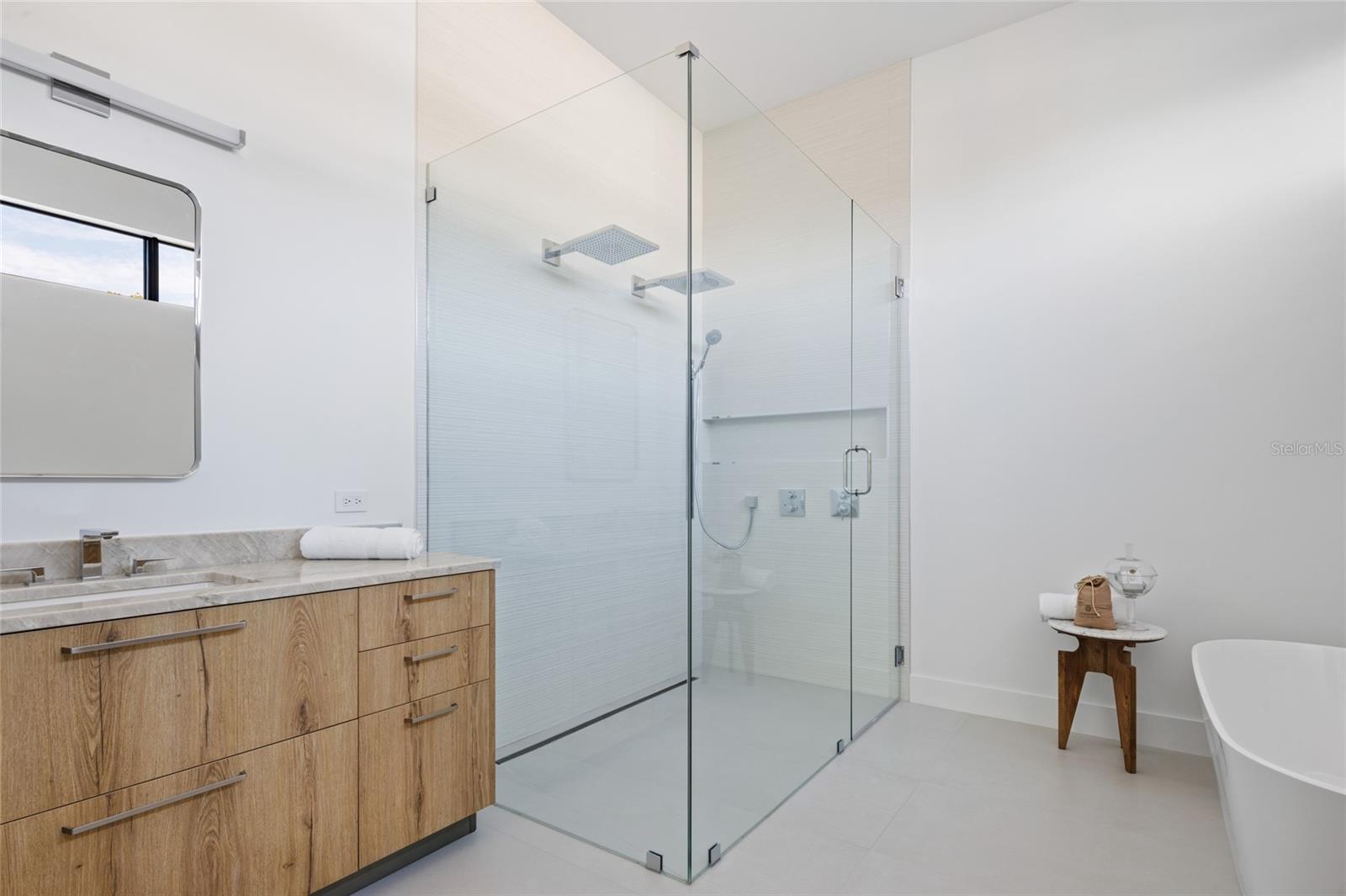 A4676921 Property Photo