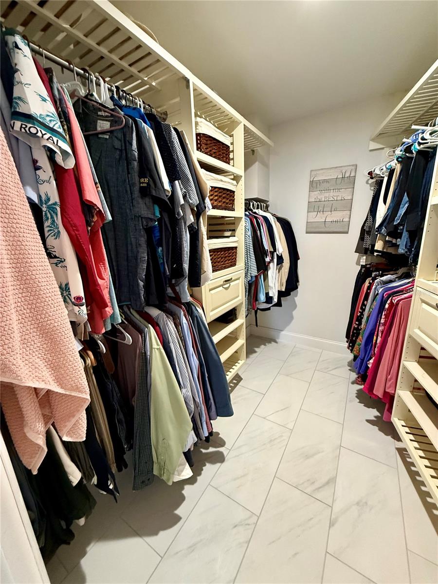 Walk in closet