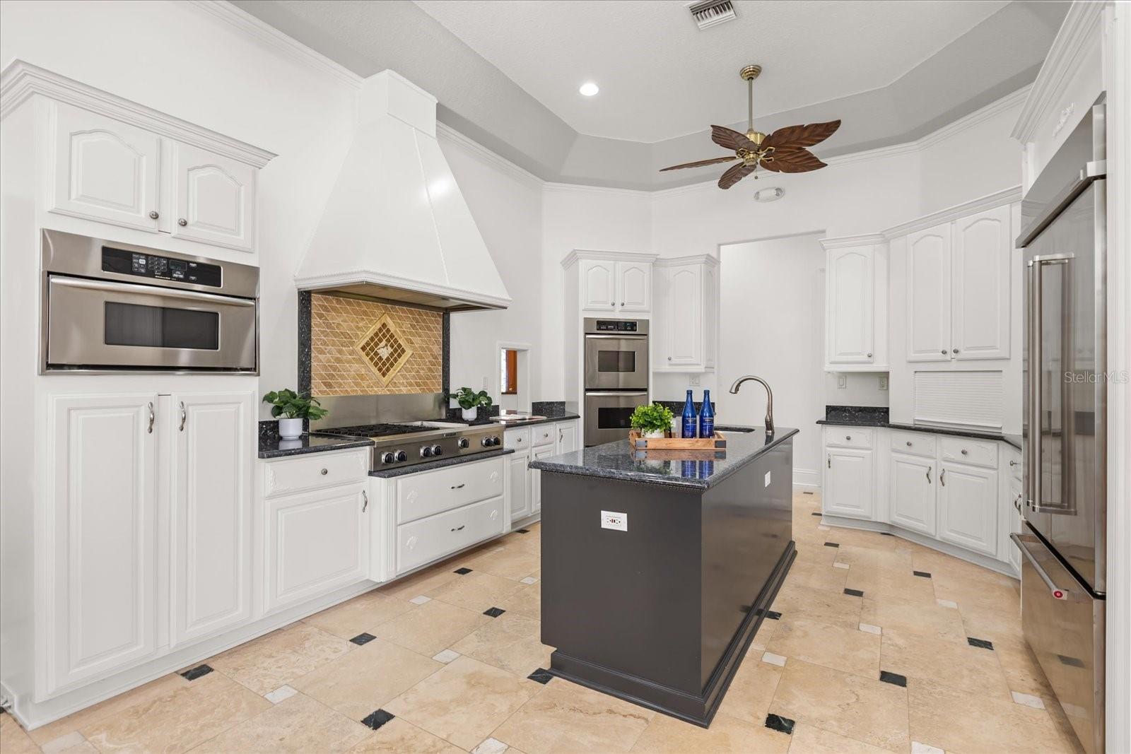 O6371035 Property Photo