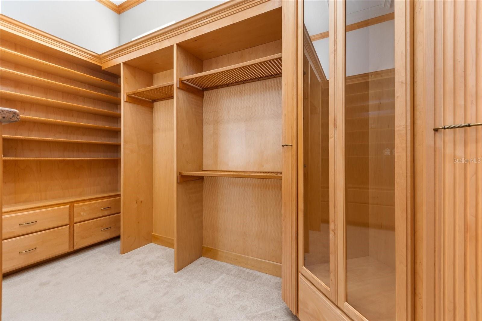 O6371035 Property Photo