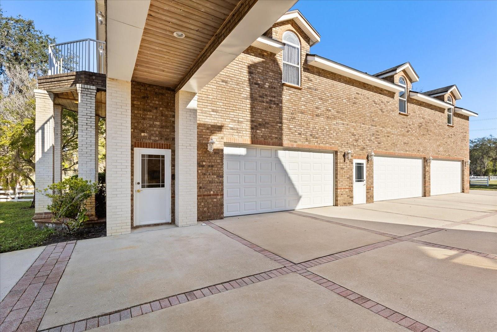 O6371035 Property Photo