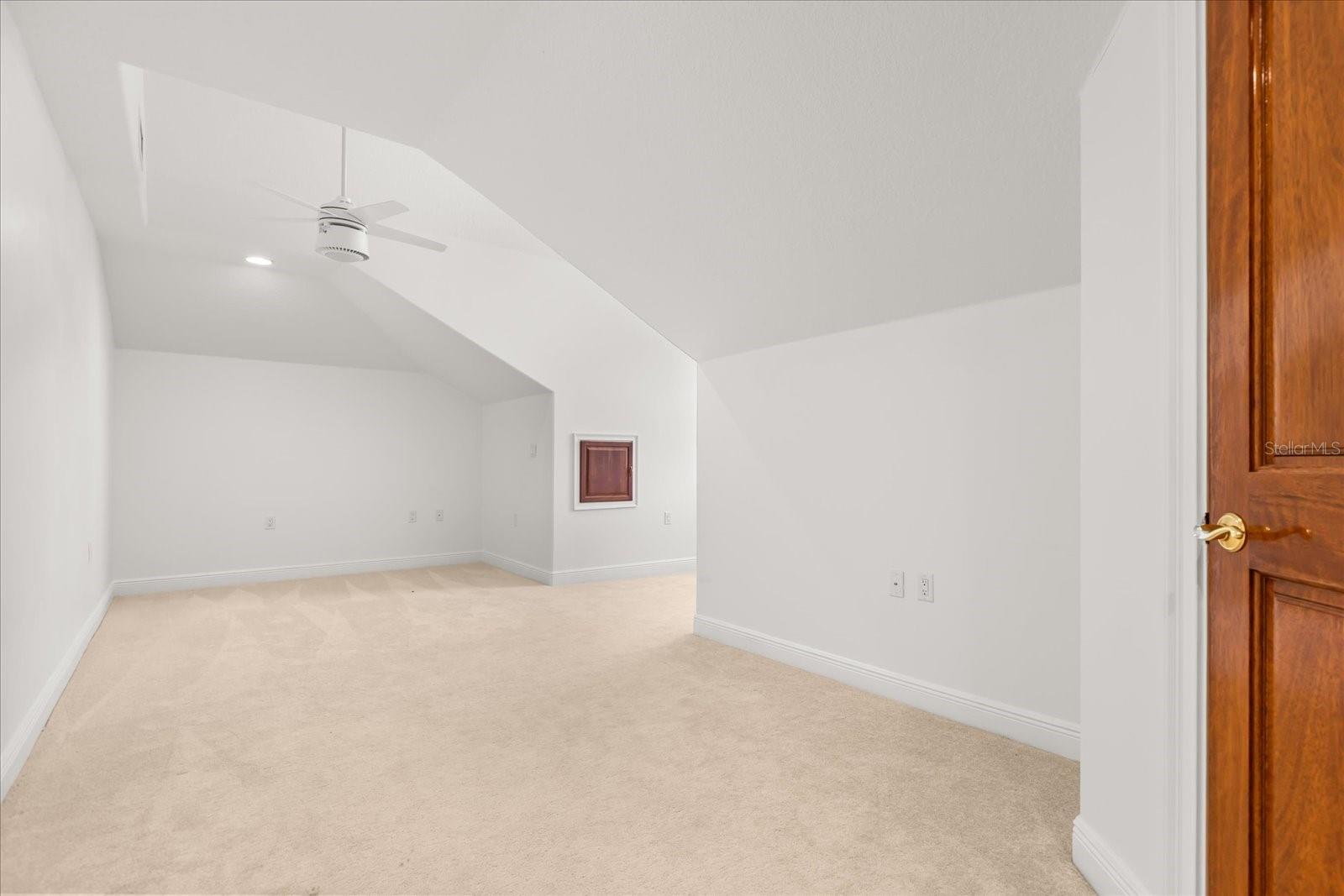 O6371035 Property Photo