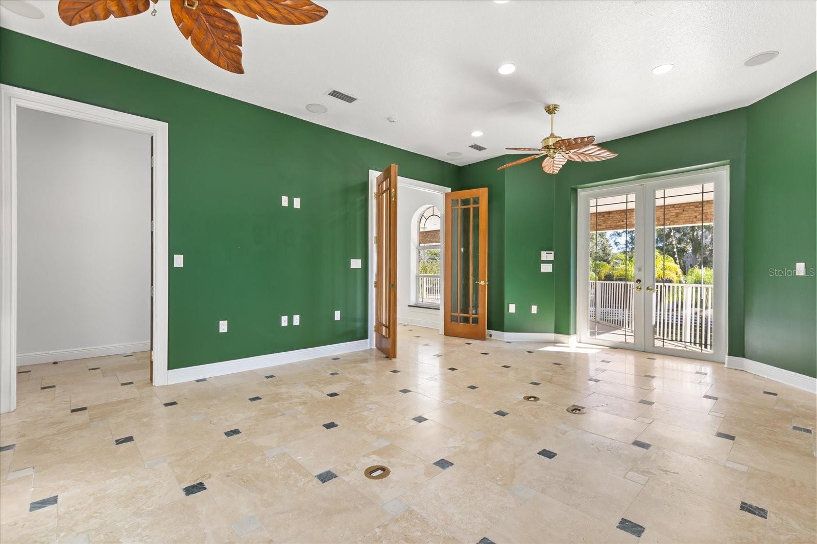 O6371035 Property Photo