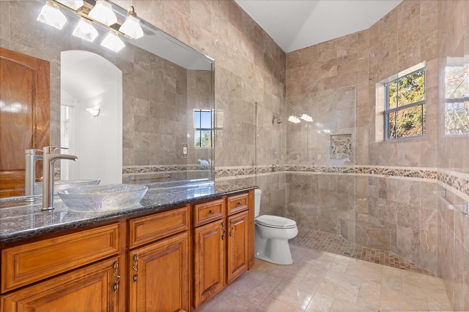 O6371035 Property Photo